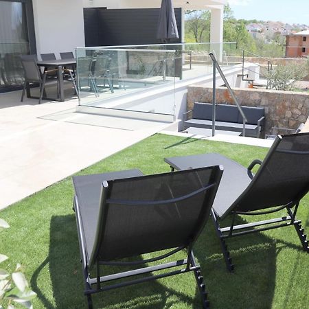 Brand New Apartment With Private Pool Njivice Esterno foto